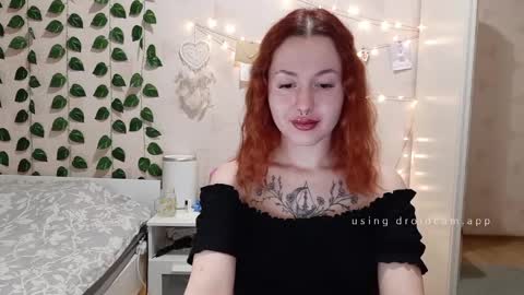 Snapshot of lina_red_x chatting on January 23, 1:19 am Lina Red X online show from January 23, 1:19 am