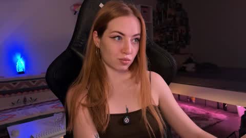 Snapshot of lina_witch chatting on October 12, 2:09 pm lina online show from October 12, 2:09 pm