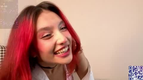Lina online show from April 4, 4:36 pm