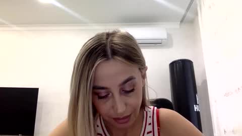 linavora online show from February 17, 12:15 pm