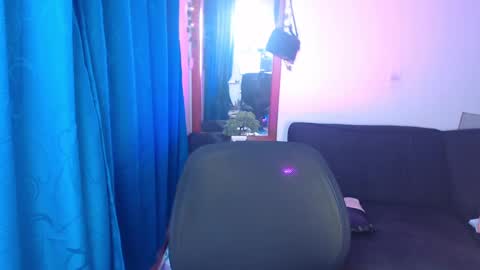Snapshot of lincy_honeyy chatting on October 14, 6:16 am lincy_honeyy online show from October 14, 6:16 am
