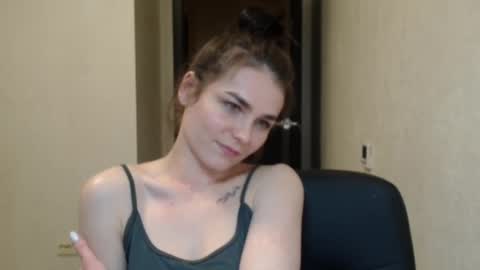 Linda online show from February 19, 9:14 pm