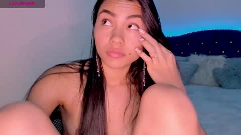 Snapshot of linda_alana chatting on December 13, 11:50 pm Alana online show from December 13, 11:50 pm