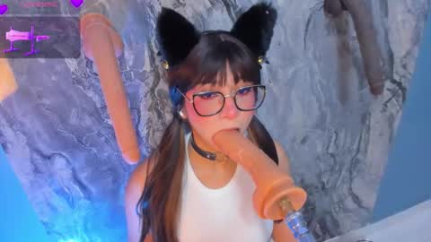 linda_sofi__ online show from March 21, 8:46 pm