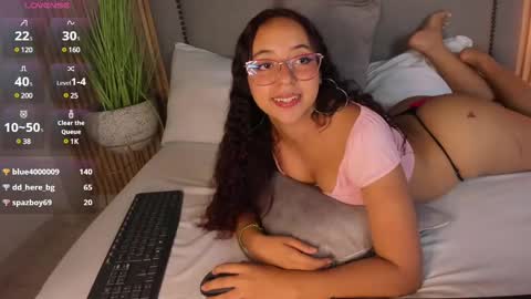 L I N D A online show from December 22, 5:33 am