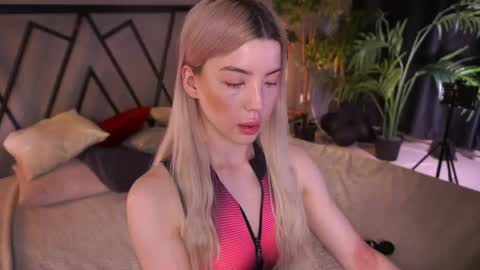 your Linda is back online show from April 19, 3:40 am