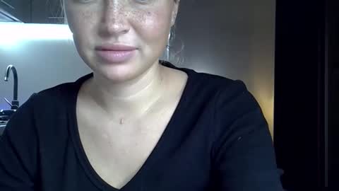 Anna online show from February 10, 9:40 pm