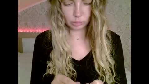 Anna online show from January 3, 3:55 pm