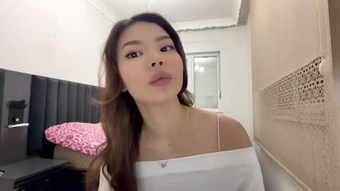 Lira online show from March 15, 3:59 pm