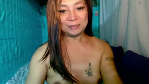linkingqueens69 online show from July 1, 10:35 am