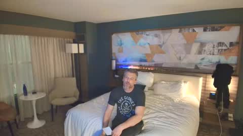 linuxgirlsudosu online show from April 19, 8:15 am