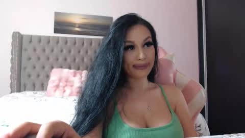 Lisa online show from December 5, 9:01 pm