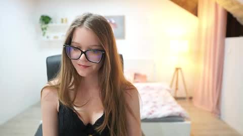 lisa mccoy  online show from October 25, 7:25 pm