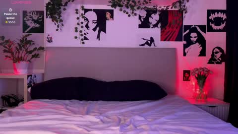 lisa_moons online show from April 15, 3:37 pm