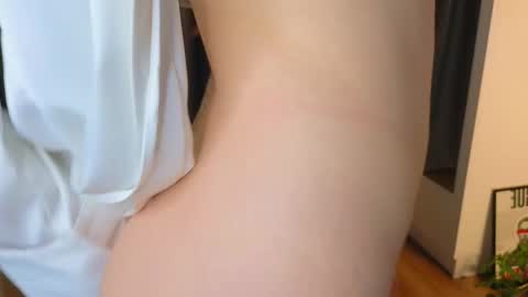 Snapshot of lisa_schiele chatting on October 12, 8:32 pm Elisabeth or Lisa online show from October 12, 8:32 pm