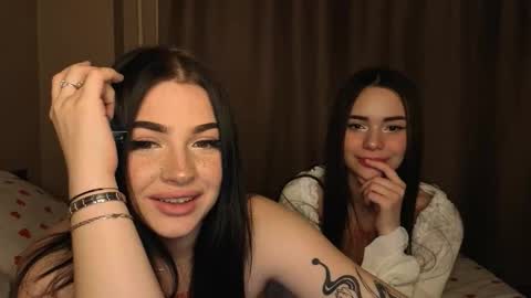 Lisa and Den online show from December 4, 2:27 pm