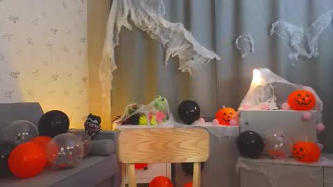 Lisa online show from October 29, 1:13 pm