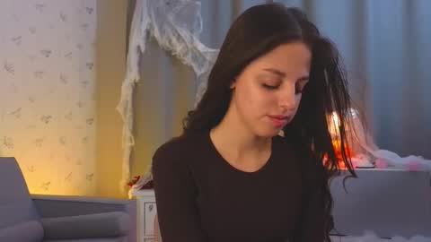 Lisa online show from November 5, 12:51 pm