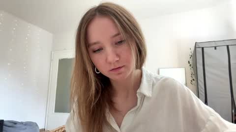 lisasmall online show from June 10, 2:27 pm