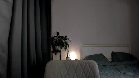 Lisa online show from March 1, 7:04 pm