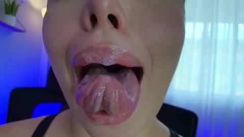 Snapshot of lisbet_21x chatting on January 23, 6:56 pm Lisbet online show from January 23, 6:56 pm