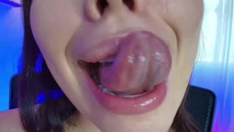 Snapshot of lisbet_21x chatting on January 22, 10:05 pm Lisbet online show from January 22, 10:05 pm