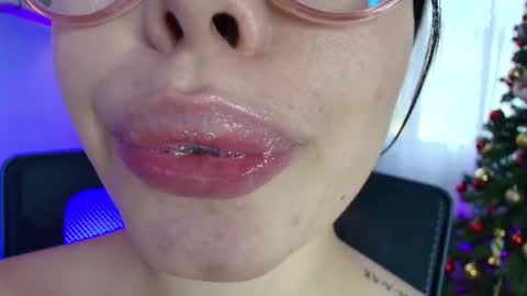 Snapshot of lisbet_21x chatting on January 15, 10:13 pm Lisbet online show from January 15, 10:13 pm