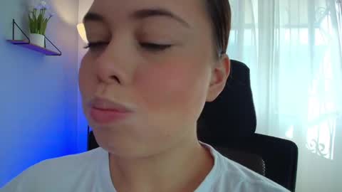 Snapshot of lisbet_21x chatting on February 26, 2:27 pm Lisbet online show from February 26, 2:27 pm