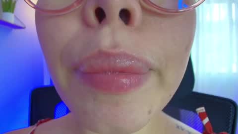 Snapshot of lisbet_21x chatting on February 7, 7:27 pm Lisbet online show from February 7, 7:27 pm