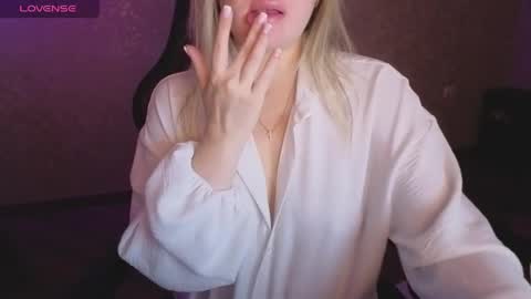 Anna online show from June 4, 11:44 pm