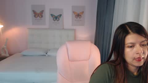 Snapshot of liss_black chatting on January 6, 12:24 pm Andrea online show from January 6, 12:24 pm