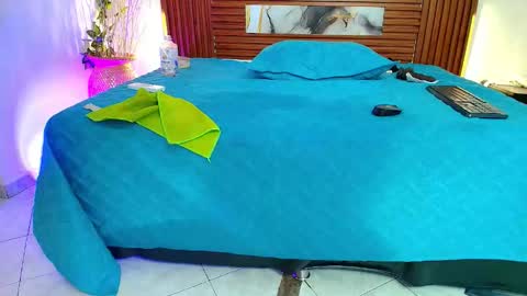 Lisa online show from November 11, 3:58 pm