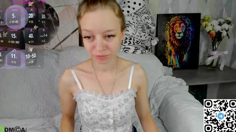 Snapshot of lissa_kitsune chatting on September 27, 8:23 am Lissa online show from September 27, 8:23 am