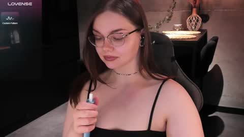 Snapshot of little_bambii_ chatting on February 21, 2:59 pm Eva online show from February 21, 2:59 pm