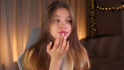 Snapshot of little_poetry chatting on October 17, 3:38 pm Kiki online show from October 17, 3:38 pm