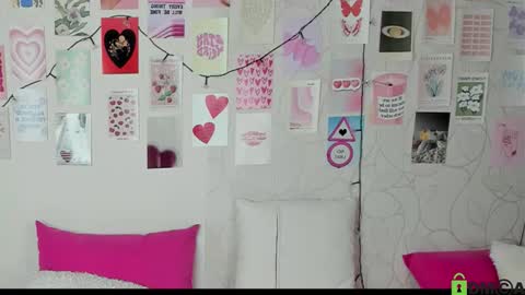 Snapshot of little_radiant_sun chatting on October 20, 9:25 am Kriss online show from October 20, 9:25 am