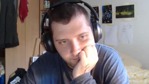 littlealien7 online show from November 20, 2:43 am