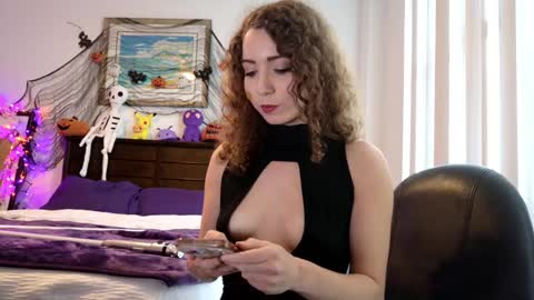 littledeathtrap online show from October 9, 9:20 pm