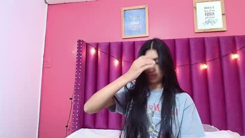 Emily  online show from January 22, 9:02 am