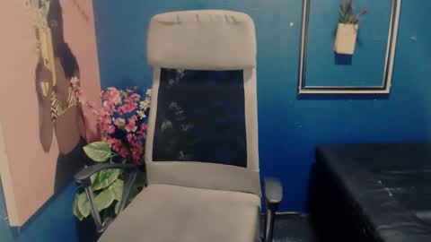 Snapshot of littleindianmilf chatting on September 25, 9:38 am littleindianmilf online show from September 25, 9:38 am