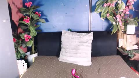 littleindianmilf online show from March 4, 9:06 am