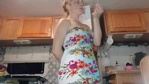 Snapshot of littleleo96 chatting on September 19, 12:31 pm littleleo96 online show from September 19, 12:31 pm