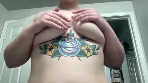 littlemisslily0 online show from March 28, 11:28 pm