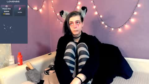 Snapshot of littlepinkcat chatting on February 1, 7:13 pm Felix online show from February 1, 7:13 pm