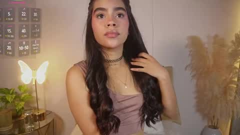 littletammy_ online show from April 7, 3:03 pm