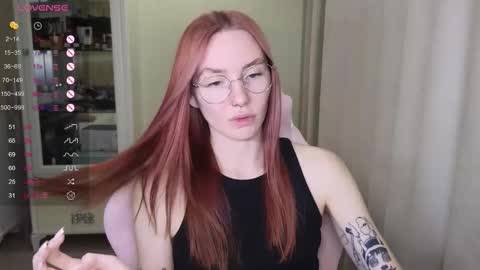 Snapshot of littlevildevil chatting on October 2, 11:09 am Eliana online show from October 2, 11:09 am