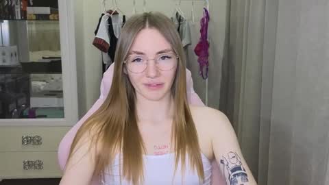 Snapshot of littlevildevil chatting on January 28, 2:21 pm Eliana online show from January 28, 2:21 pm