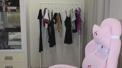 Snapshot of littlevildevil chatting on February 2, 1:19 pm Eliana online show from February 2, 1:19 pm