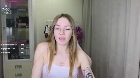 Snapshot of littlevildevil chatting on March 4, 2:10 pm Eliana online show from March 4, 2:10 pm