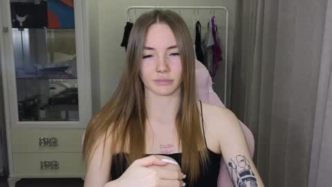 Snapshot of littlevildevil chatting on January 16, 2:19 pm Eliana online show from January 16, 2:19 pm